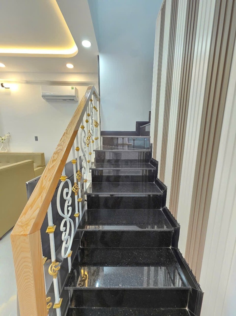 BÁN NHÀ PHÚ NHUẬN HXH 50M2 2 TẦNG 3 PN NGANG 5M ĐẸP SÁT MT HUỲNH VĂN BÁNH  7.6 TỶ. - Ảnh 2